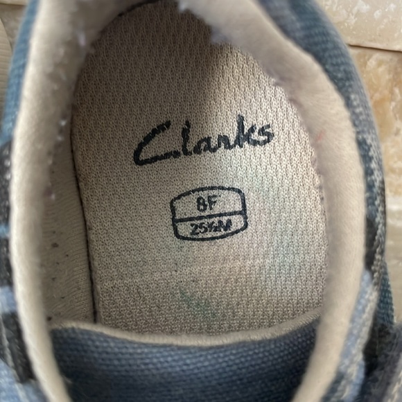 Clark’s shoes with Velcro - Picture 7 of 8